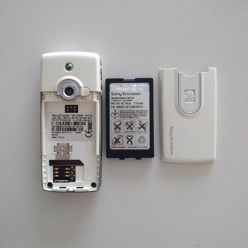 Sony Ericsson T630 used mobile phone with charger, white