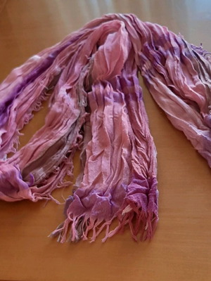 Cotton crinkled scarf like new, gray and pink