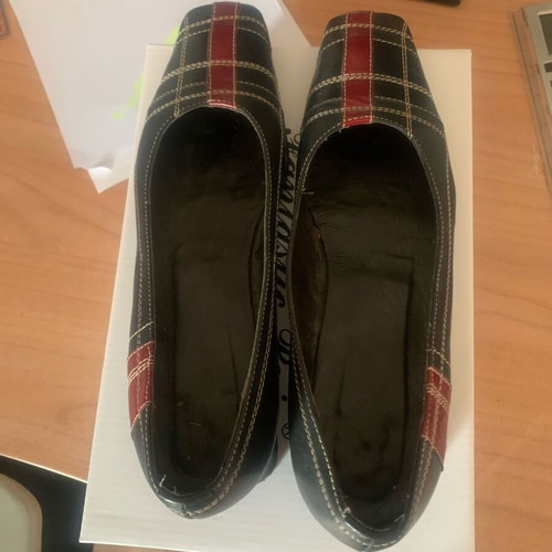 Hispanitas leather pumps like new, black and red, size 39