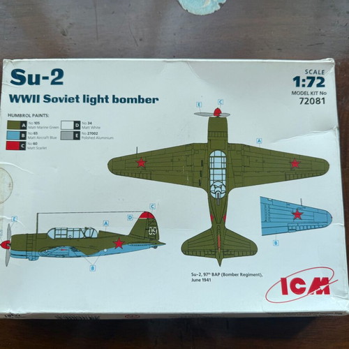 ICM 72081 Su-2 WWII Soviet light bomber model kit
