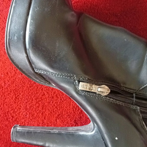 Knee-high boot used, size 40, black