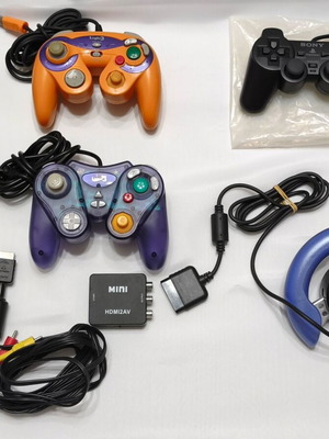 Πακέτο περιφερειακών χειριστηρίων PlayStation 2 και GameCube σαν καινούργια