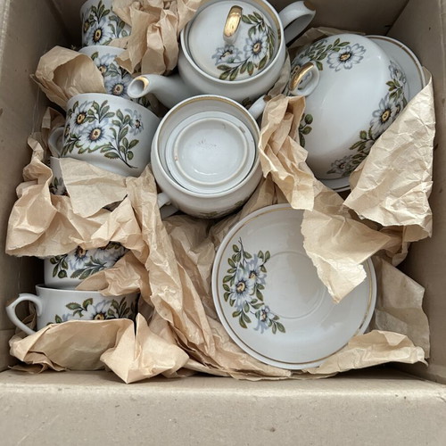 Porcelain tea set 15 pieces new