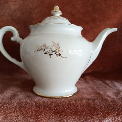 Hutschenreuther tea set for 6 people, German porcelain, like new, ivoire with gold motifs
