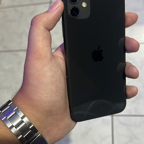 iPhone 11 used with cracked screen, 128GB, 87% battery health