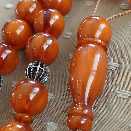 Bakelite Komboloi like new with 33 beads and traditional finish