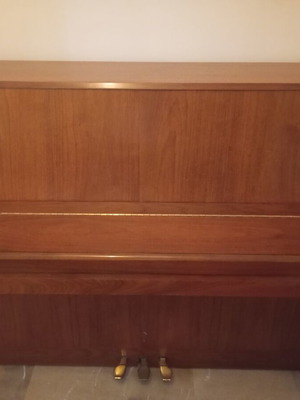 Piano like new, tuned recently, barely used