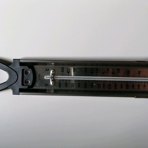 Kuchenprofi thermometer used