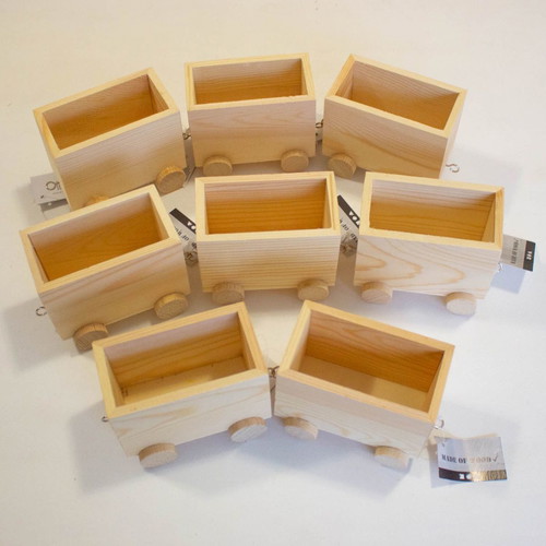 Wooden train wagons pack of 8 new