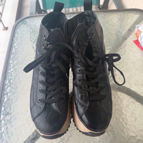 Tamaris black ankle boots like new, size 39