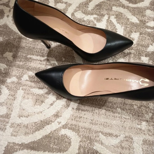 Mourtzi black leather pumps size 38