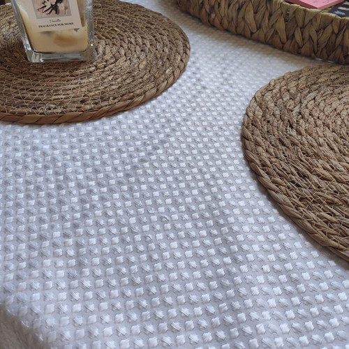 Tablecloth white, like new, 115x95 cm