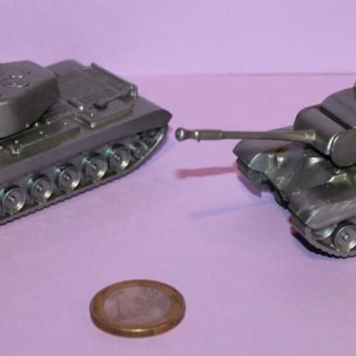 Set of 2 plastic Pattoon tanks used, made in W Germany
