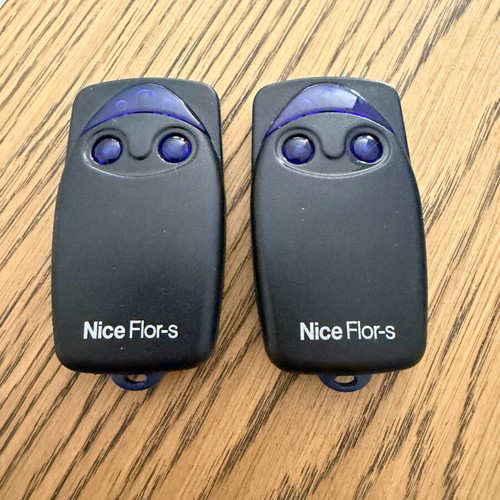 Nice garage door remote control rolling code with 2 channels 433.92MHz FLOR-S like new