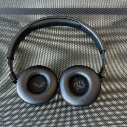 JBL Tune 670NC wireless headphones like new with noise cancelling