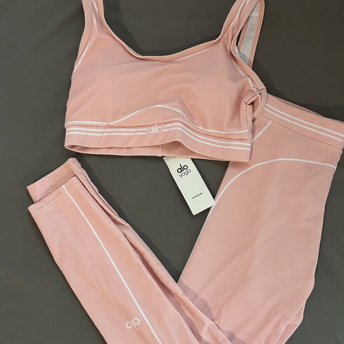 Alo Yoga set, pink, size small
