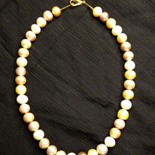 Handmade necklace with 39 multicolored natural freshwater pearls 10.5-11.3mm like new