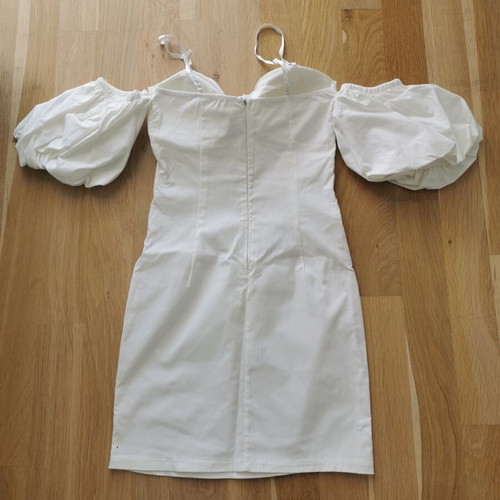 Short dress white, like new, fits XS and small