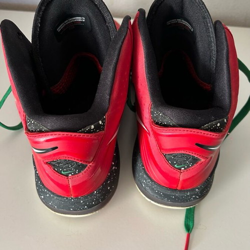 Nike Lebron 8 V2 “Christmas” like new, collectible, size 44