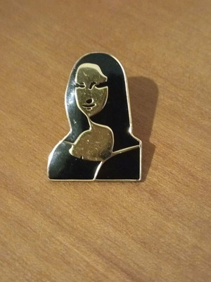 Modern Mona Lisa enamel pin like new