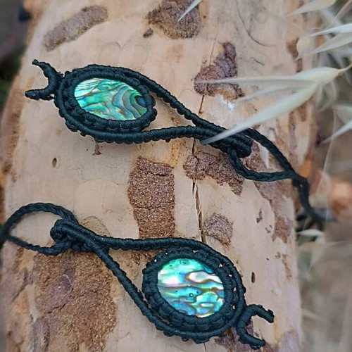 Macrame necklace with abalone new, black