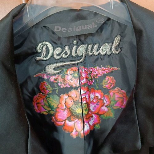 Desigual gabardine black glossy with floral print size 38 like new