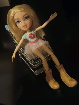 Bratz Cloe Remix 2015 κούκλα μεταχειρισμένη με αυθεντική ενδυμασία