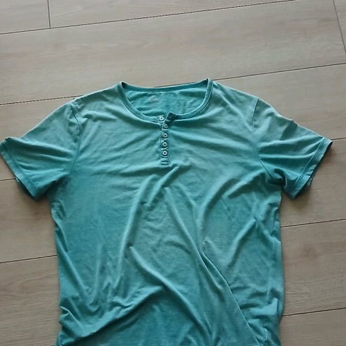 Men's t-shirt used, turquoise color, size L