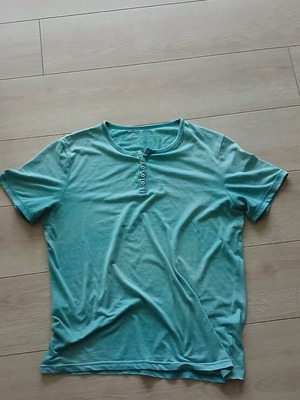 Men's t-shirt used, turquoise color, size L