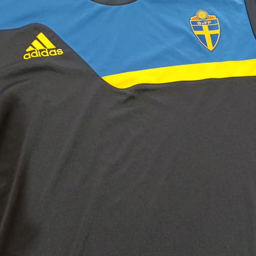 Sweden national team Adidas training jersey 2013 size L like new