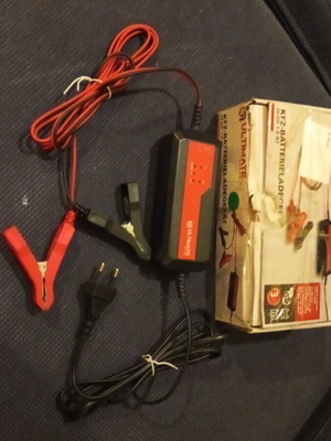 Battery maintainer charger for 6v and 12v vehicles like new