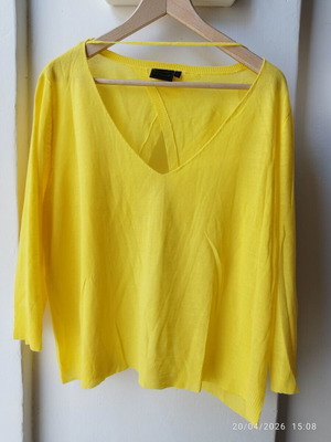 Rainbow yellow blouse with V-neck and open back, size L like new
