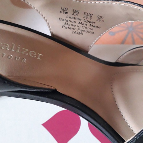 Naturalizer черни кожени сандали като нови, размер 36.5 с нисък ток