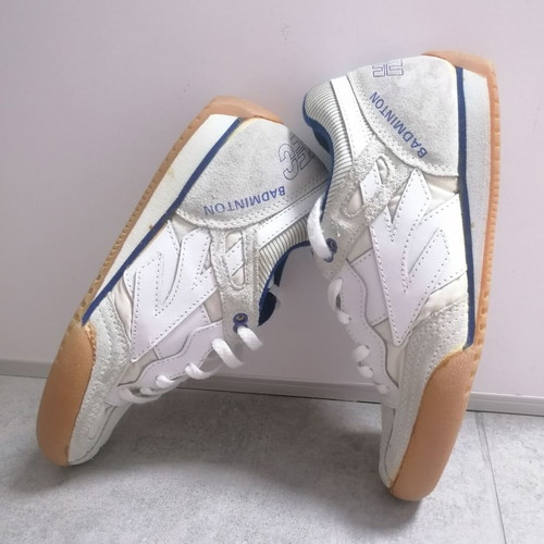 Badminton Hi-Tec Shoes new, size 37-37.5, white and blue