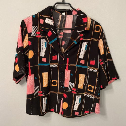 Crop shirt with geometric pattern L new, Shein, multicolor and black