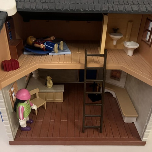 Playmobil Winter Chalet Ski Lodge like new with figures and accessories