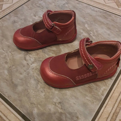Kickers shoes like new, size 21
