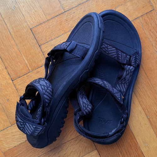 Teva Hurricane XLT3 sandals new, size 38, blue and purple