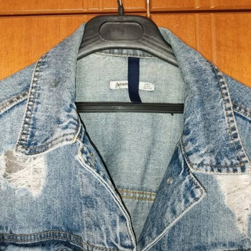 Stradivarius denim jacket with rips like new, blue, size L