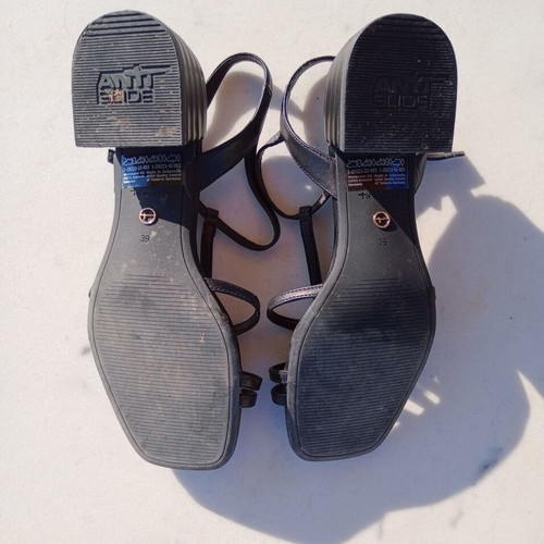 Tamaris women's sandals size 39, black, used, 45mm heel