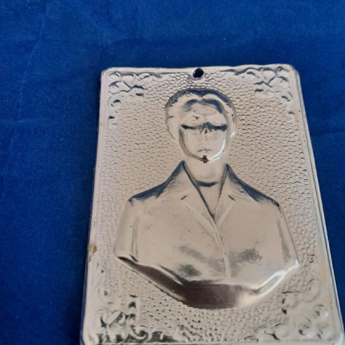 Metal votive new in excellent condition