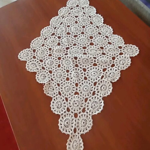Table linen diamond-shaped 40x40 like new