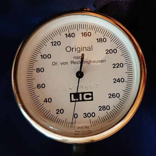 Original Dr. von Recklinghausen German blood pressure monitor
