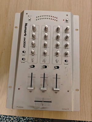 Μίκτης Numark DM3050 μεταχειρισμένος 3καναλος, θέλει service