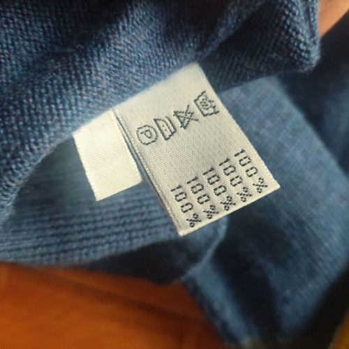Mercedes Benz 100% merino wool sweater like new, size S/M, blue gray