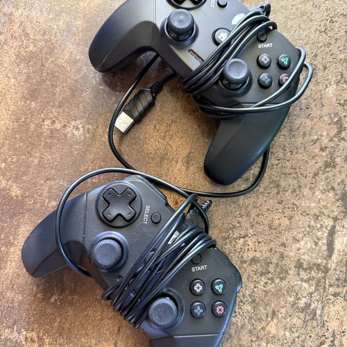 Roar R100WD gamepads used, pack of 2 wired for PC PS3 Android