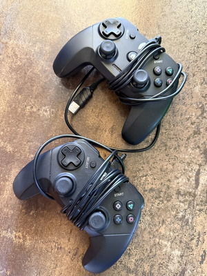 Roar R100WD gamepads used, pack of 2 wired for PC PS3 Android