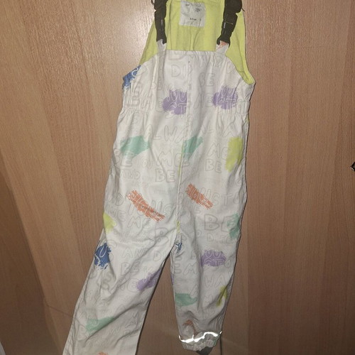 Unisex salopette with lining and waterproof, like new, size 3-4 years