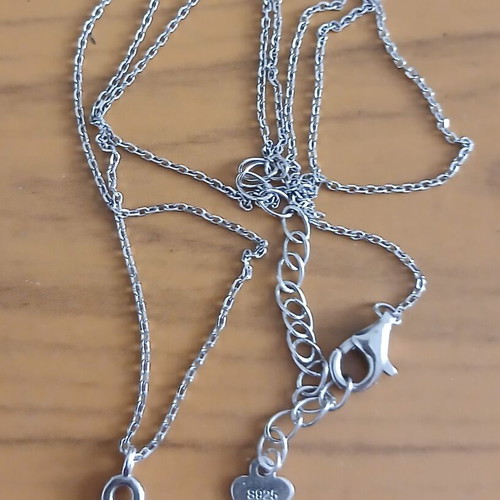 Silver necklace 925 with heart pendant and sparkling zircon stones like new