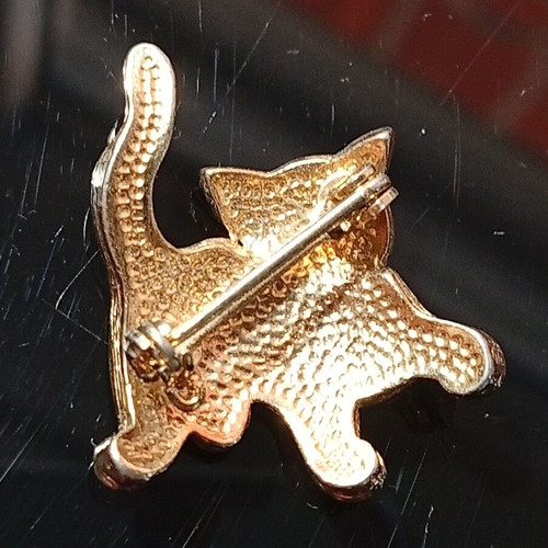 Vintage cat brooch used